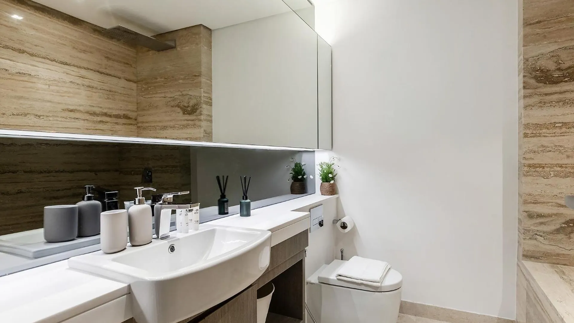 Downtown Studio Sterling West Dubai Appartement