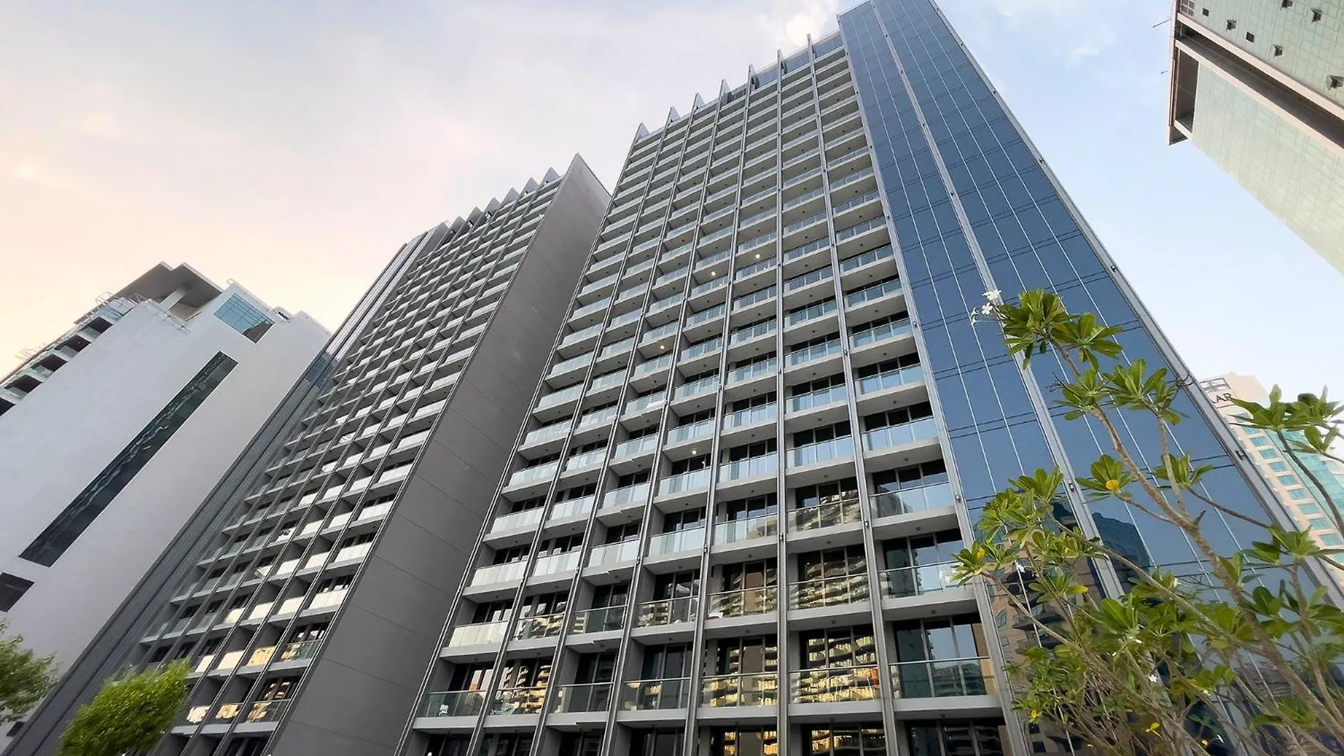 Downtown Studio Sterling West Dubai Apartment