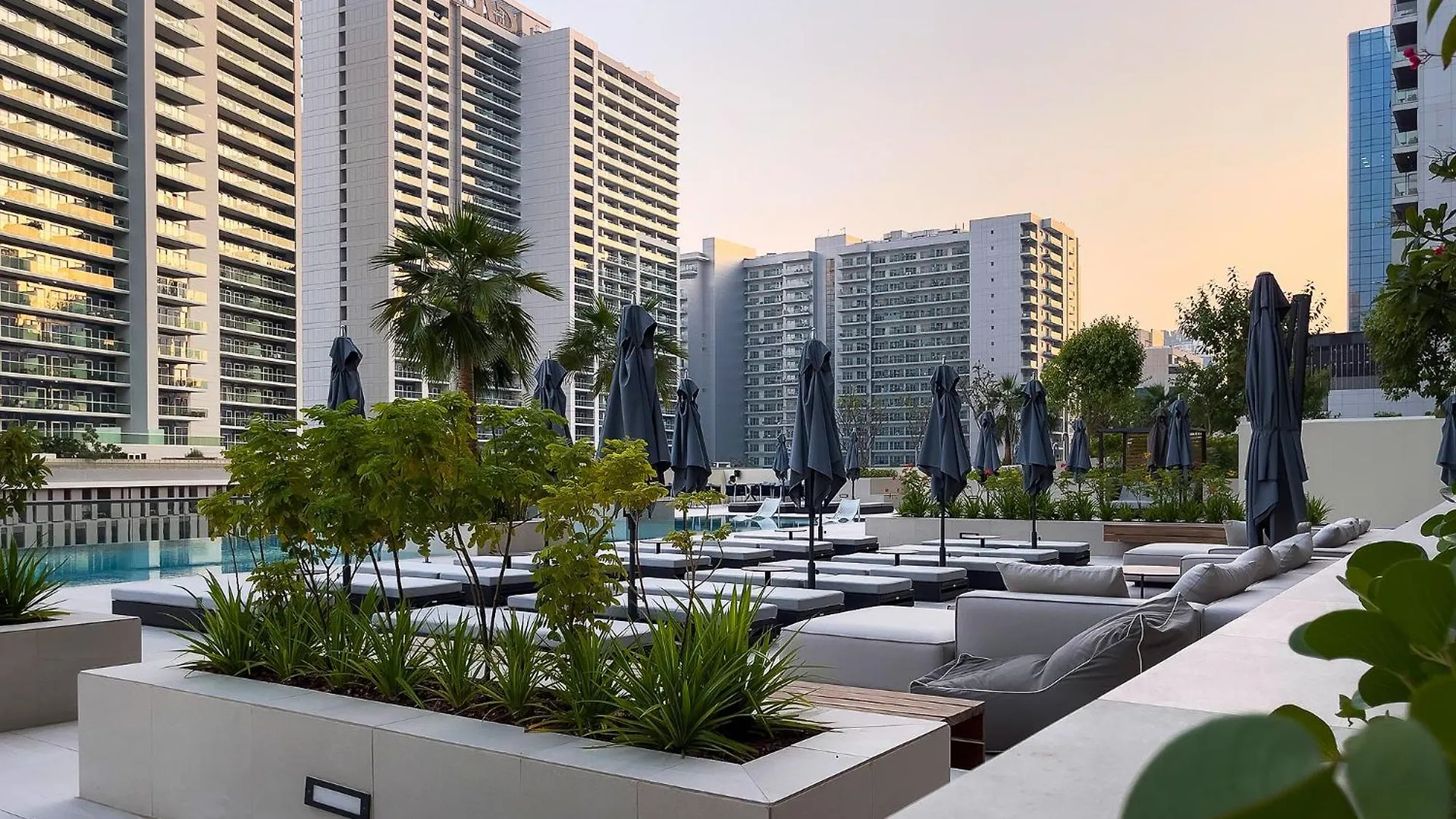 Apartment Downtown Studio Sterling West Dubai