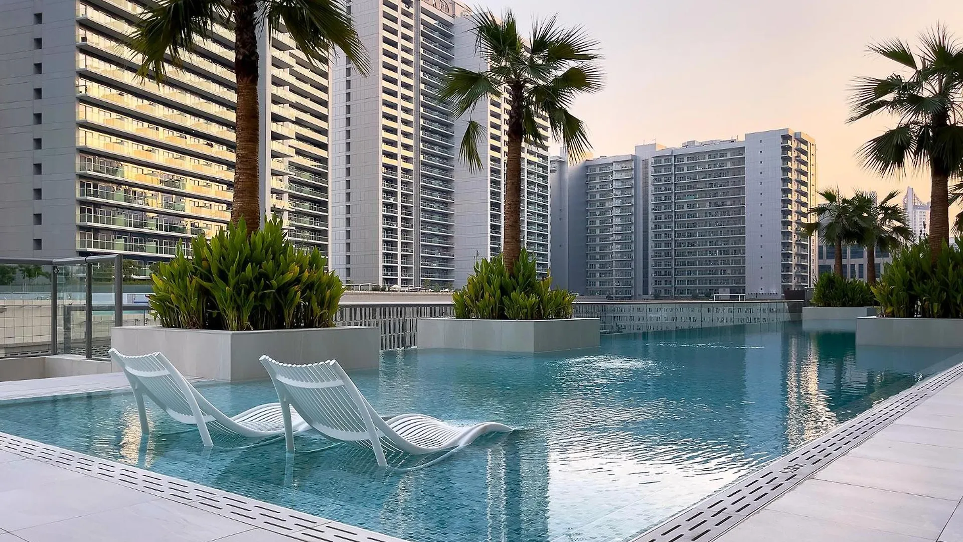 Downtown Studio Sterling West Dubai