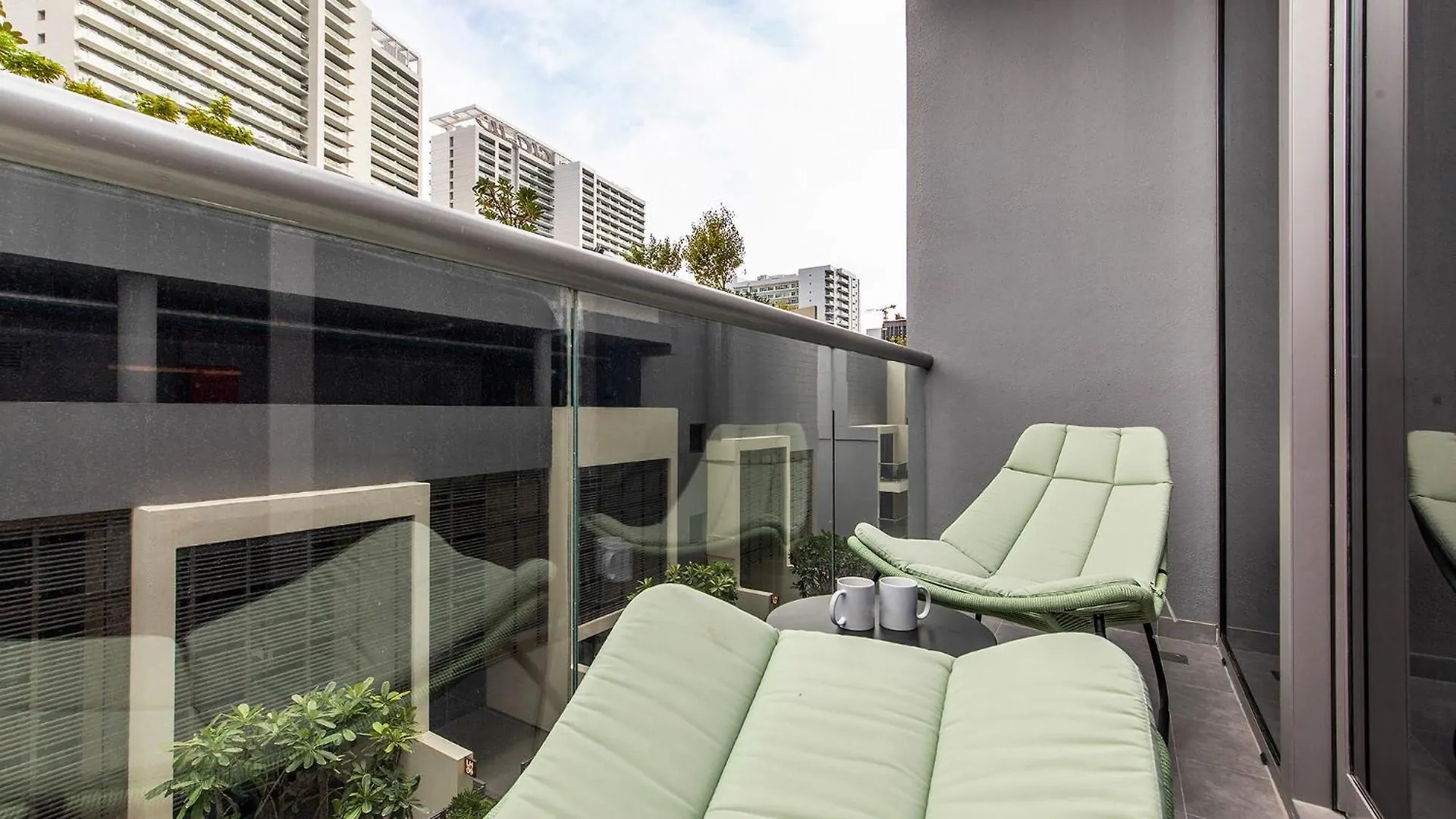 Downtown Studio Sterling West Dubai