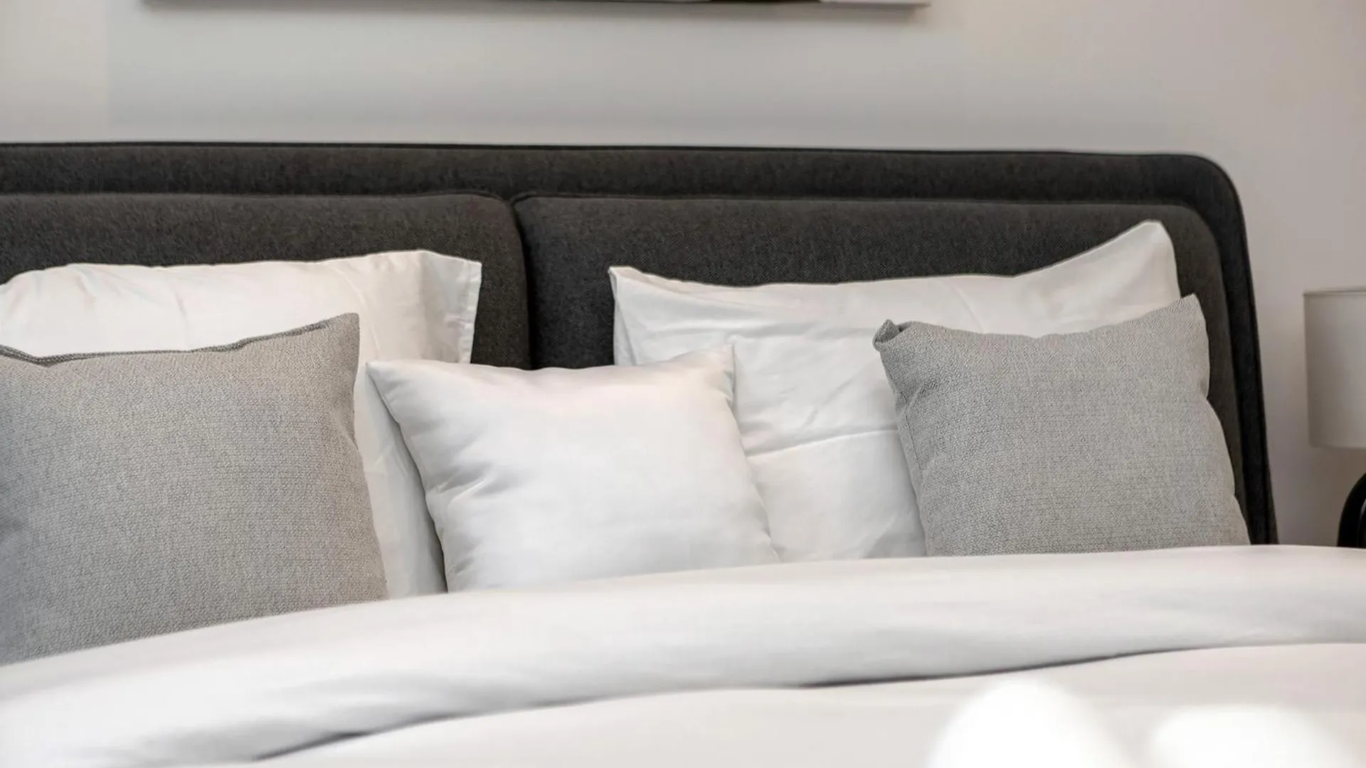 Downtown Studio Sterling West Dubai Apartment